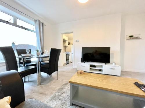 Kingsbridge Apartment - image 12