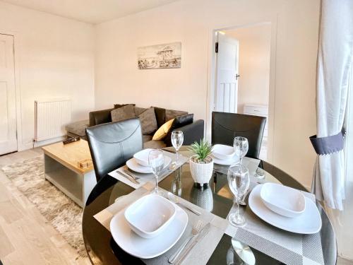 Kingsbridge Apartment - image 4