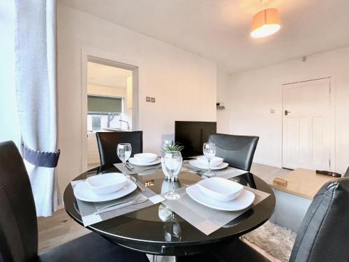 Kingsbridge Apartment - image 3