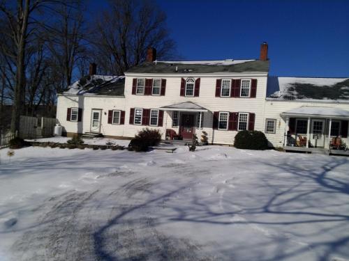 The 1810 Juliand House Bed & Breakfast - image 3