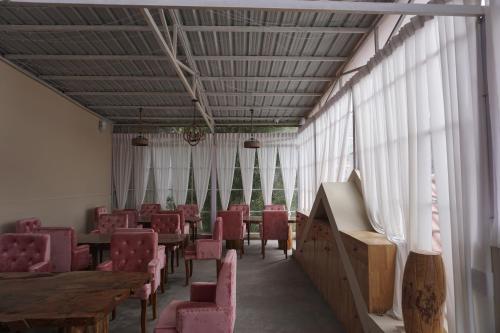 Cottages By The Creek 3