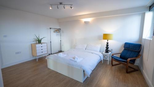 Stunning Mezzanine Apartment Near City Centre