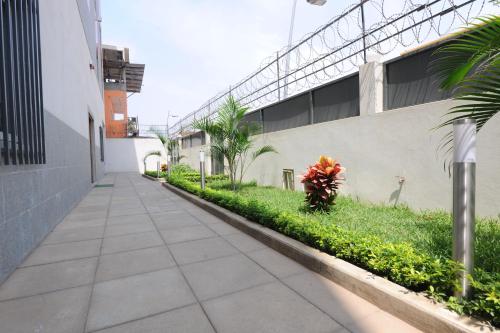 Entrance, Inn Luanda in Luanda