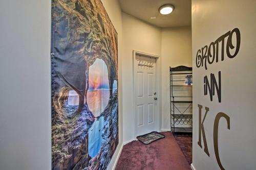 Peaceful Apartment Close to KCs Best Attractions - image 2