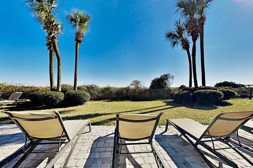 Beachfront Penthouse - Pools Waterslide Hot Tubs condo - image 2