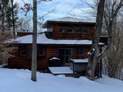 Myers Chalet - image 3