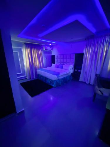 Royalty hill apartment and suite
