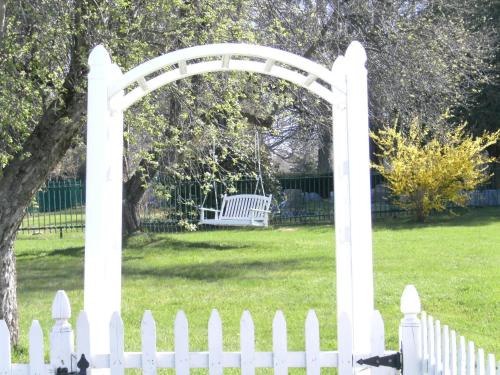 The 1810 Juliand House Bed & Breakfast - image 6