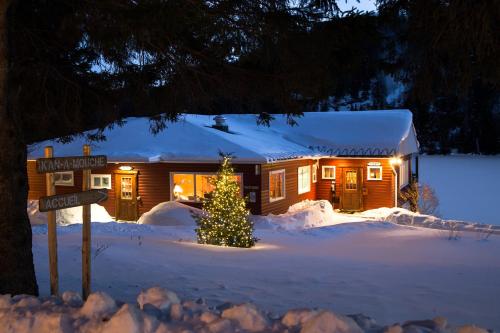 Kan-à-Mouche Pourvoirie Auberge et Chalets