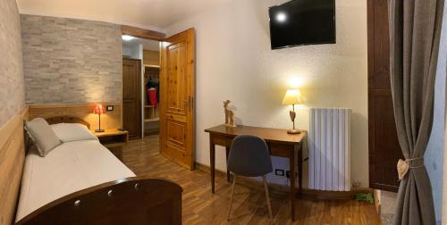 Hotel Coeur Du Village - image 12
