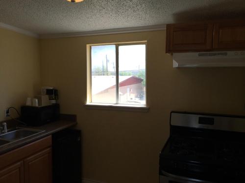 kuhinja, Executive Inn and Kitchenette Suites in Eagle Pass (TX)