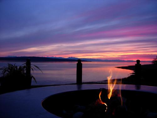 Beach Gardens Resort and Marina - Accommodation - Powell River