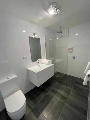 Happy Wanderer Motel Bendigo CHILDREN NOT PERMITTED over 18s only – Bendigo, AL