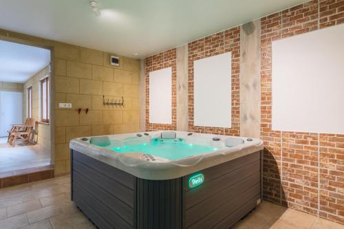 Delanta Panzio in บูได วาม