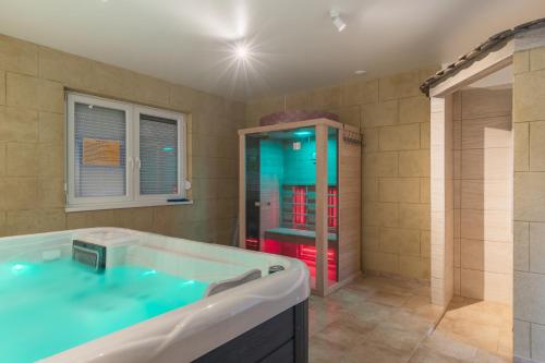 Delanta Panzio in บูได วาม