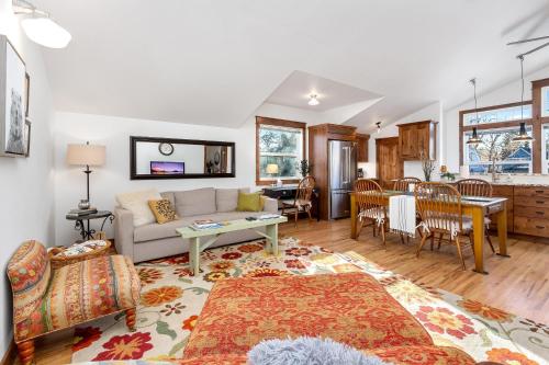 The Bears Den! Walk to Town & CSU! - image 7