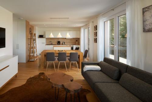 Shared lounge/TV area, Ski In Ski Out Apartment Fastenberg Top 3 by AA Holiday Homes in Fastenberg