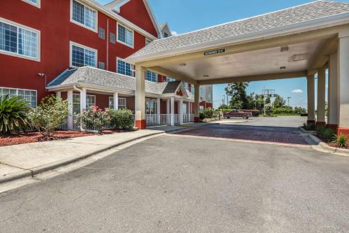 Econo Lodge Inn & Suites - Marianna