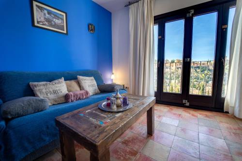 One-Bedroom Apartment with Alhambra view