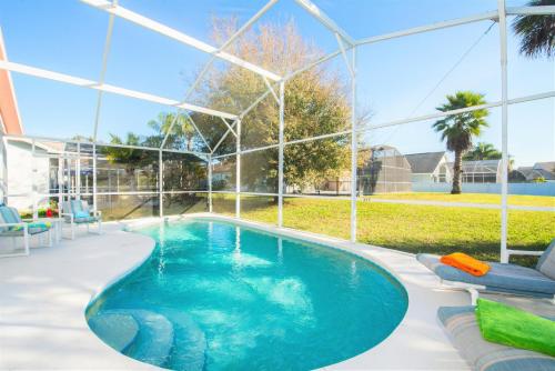 Honey Pot Villa- 4 bedrooms with a private pool- Close to Disney! - image 4
