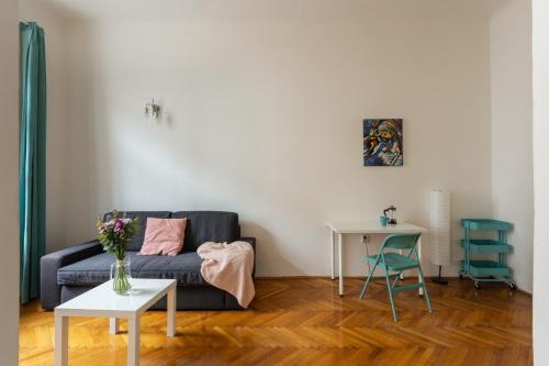 Welcoming Flat in Vinohrady by Prague Days - image 4
