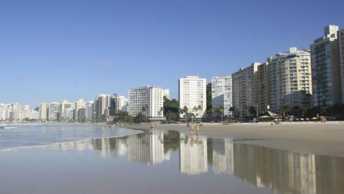Pitangueiras Exclusivo com Piscina na Sacada