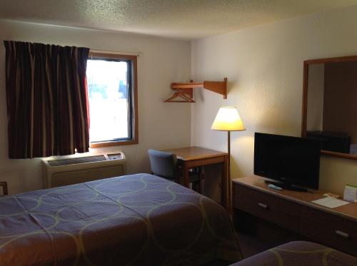 Super 8 by Wyndham Winchester VA – Winchester, VA