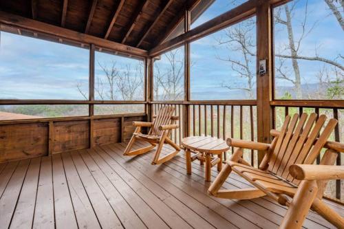 OVER THE MOUNTAIN - Smoky Mountain View Cabin - image 7