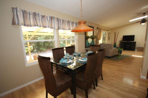 Magic Sands Home Steps From The Beach. Air Conditioned