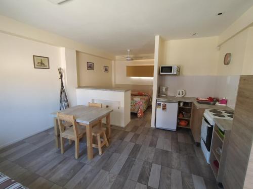Kitchen, Departamentos Lonquimay in Junín de los Andes