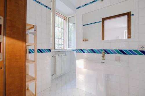 Two-Bedroom House image 9
