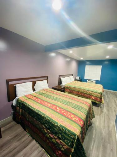 Cozy motel - image 5