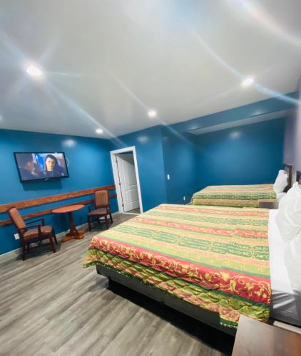 Cozy motel - image 6