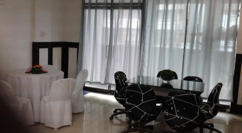A216 Spacious BR Plus Mini Function Room