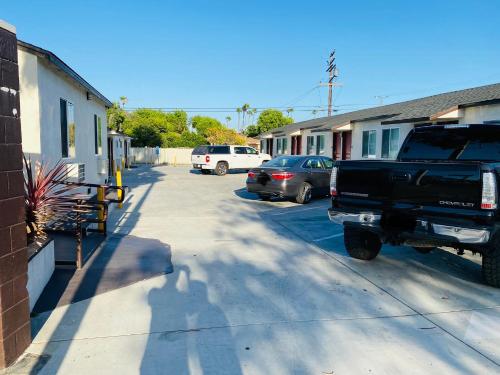 Cozy motel - image 8