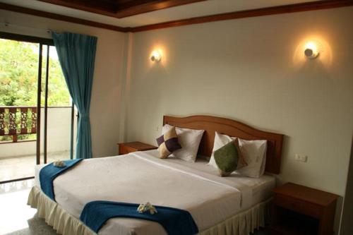 Superior Double or Twin Room image 5