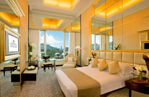Regal Hongkong Hotel Room Type - Executive Club Deluxe Room Regal Hongkong Hotel Room Type - Executive Club Deluxe Room