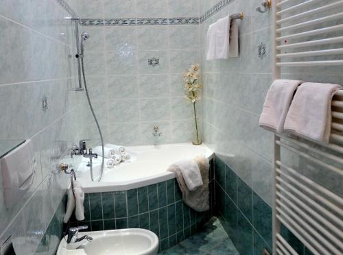 Two-Bedroom Villa image 4