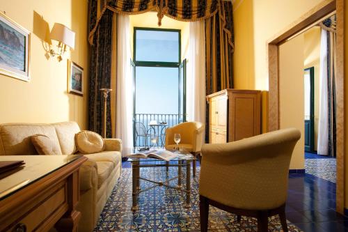 Junior Suite with Sea View image 7