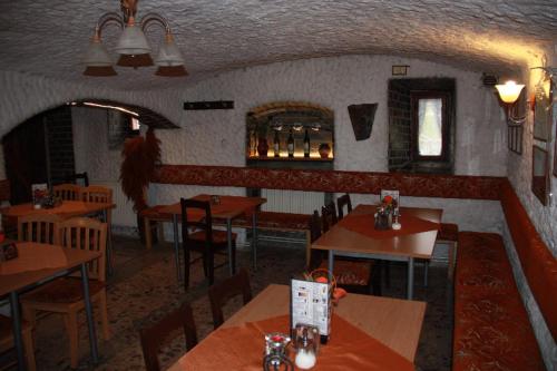 Restorāns, Rodinný penzion Dřevěnka-Kulturni Pamatka (Rodinny penzion Drevenka-Kulturni Pamatka) in Bozkov