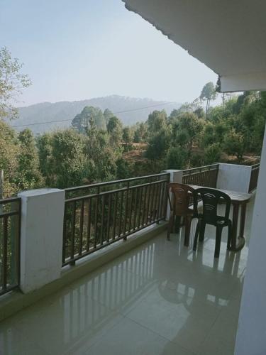 Janardan Studio Hotel Kausani