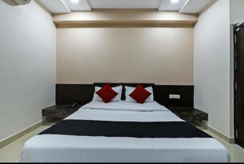 Budget Double Room room in Hotel Dwaraka Inn