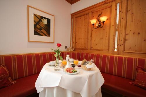 餐廳, Hotel-Restaurant Hirsch in 貝格豪普滕
