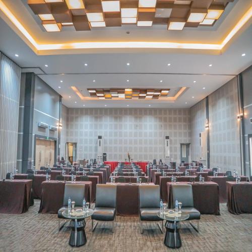 Howard Johnson by Wyndham Pekalongan - 비즈니스 센터