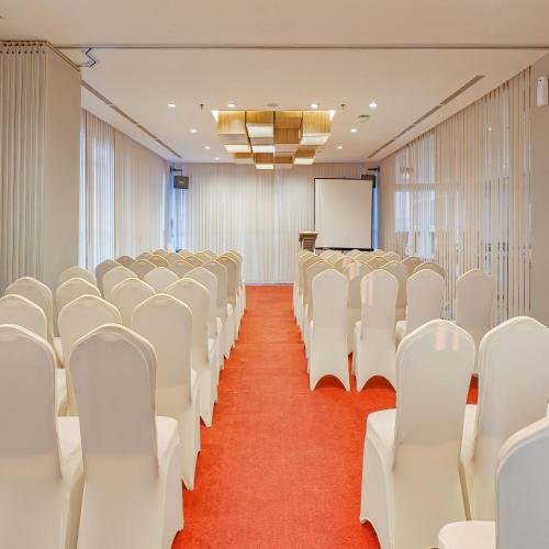 Howard Johnson by Wyndham Pekalongan - 연회장