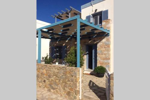 Despina's House: Modern apt in tranquil location gîte à louer Vári