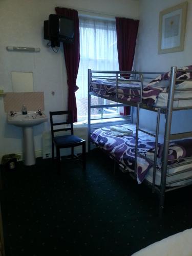Quad room