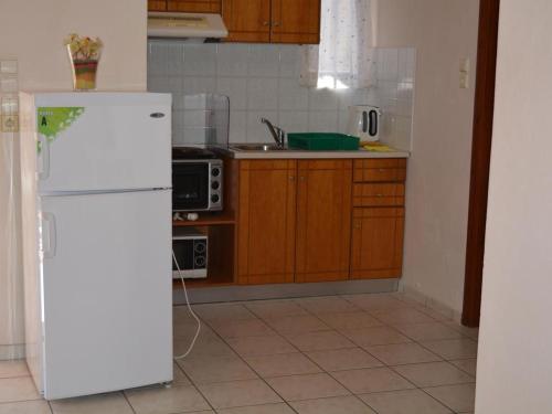 Room in Apartment - Amaril Hotel Apartments - image 3