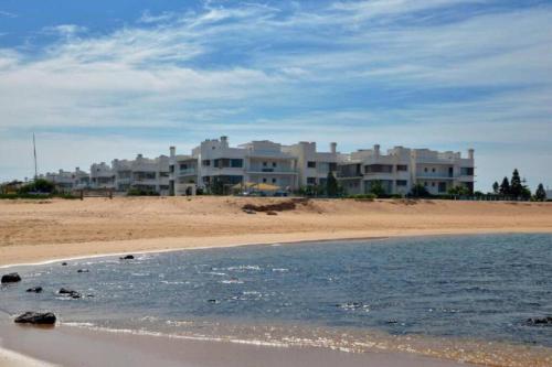 Eden Island Apartment with a View in 郊區