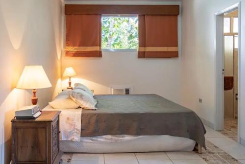 Casa com seis suites, Praia de Pernambuco Guaruja